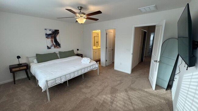 Foto del edificio - 149 Roxanne Dr