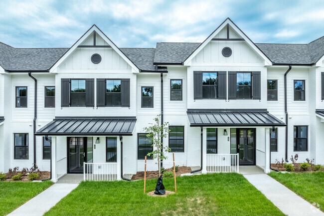 Building Photo - Townhomes at Creekside