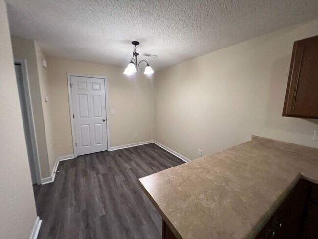 Foto del edificio - 5287 Falling Creek Ln