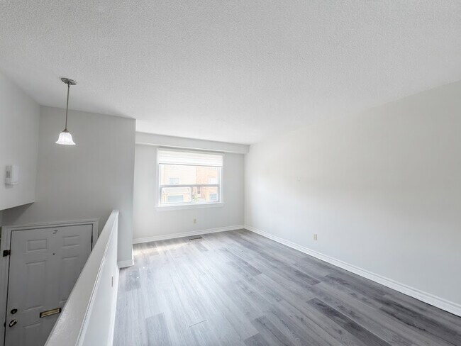 Building Photo - 2830 Midland Ave