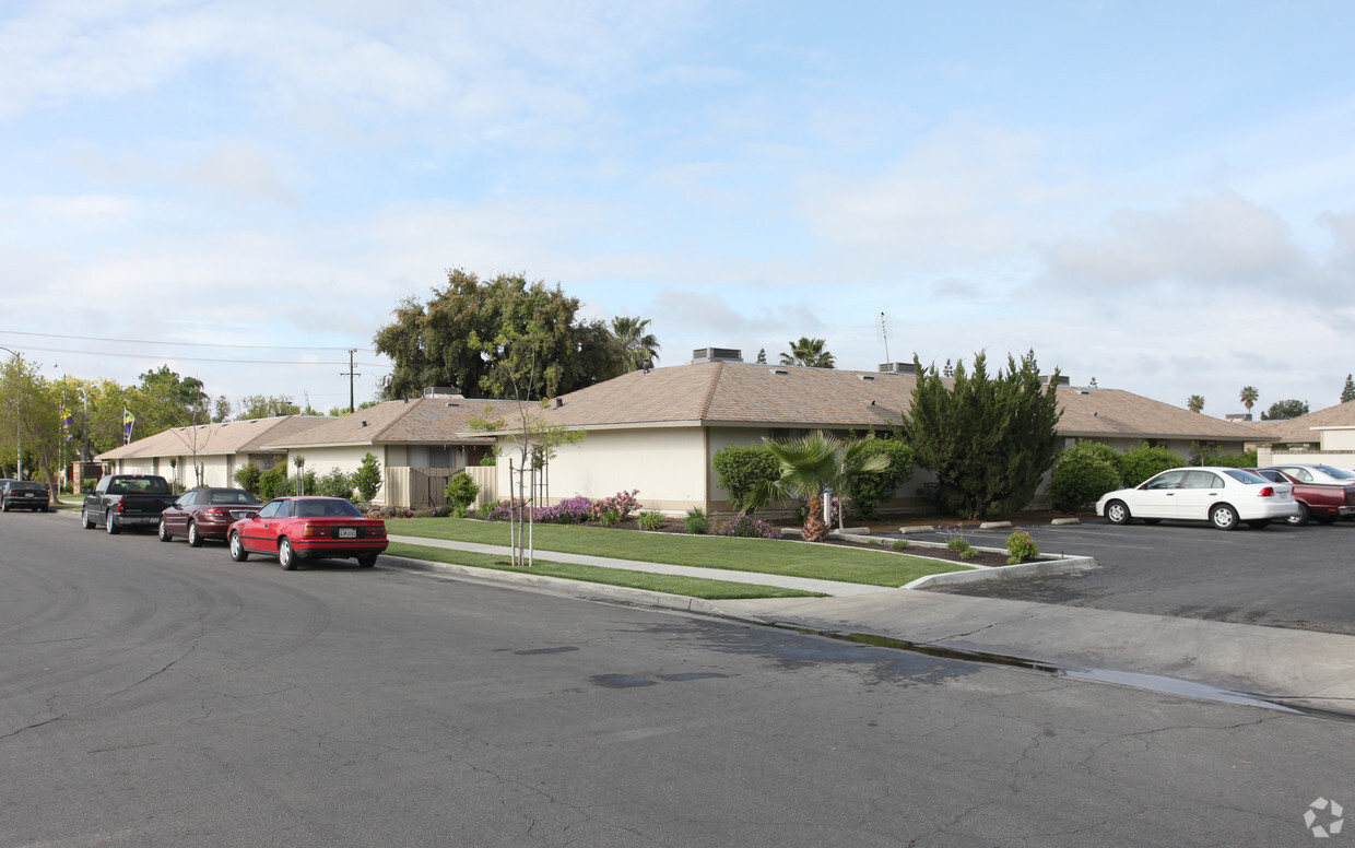 Building Photo - The Northbrook Apartments