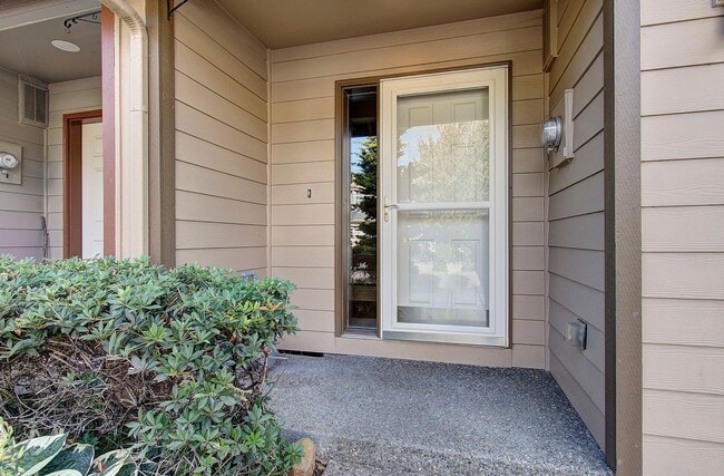 Photo - Charming 3 bd 2.5 ba Townhouse - Available Now!
