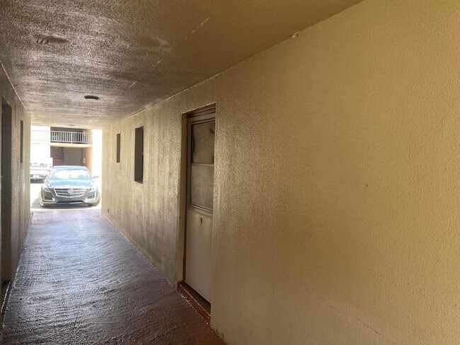 Foto del edificio - 502 Davis Rd