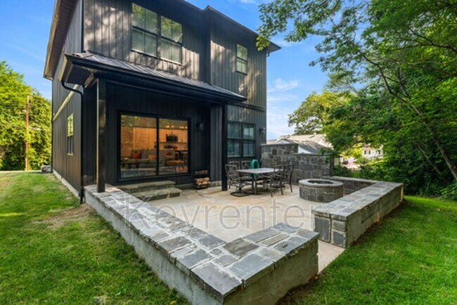 Foto del edificio - 1406 Lantana Ln NW