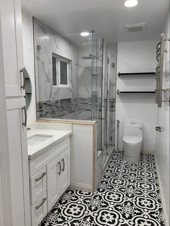 Building Photo - 42688 Ravensbourne Park St