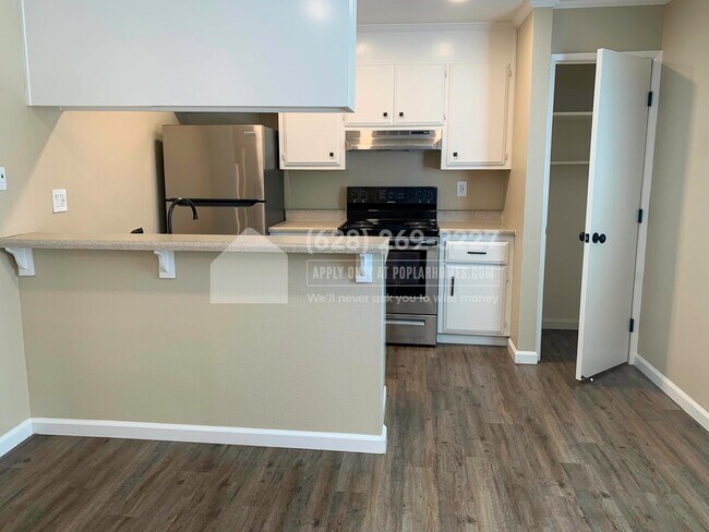 Building Photo - 2201 Peppertree Way