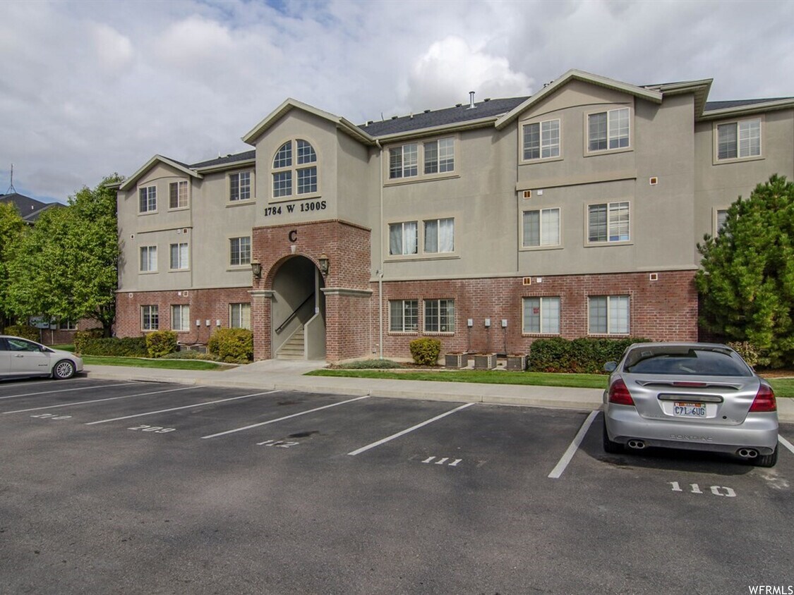 1784 W 1300 S, Springville, UT 84663 Townhome Rentals in Springville