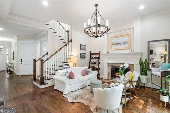 Foto del edificio - 2599 Ridgewood Terrace NW