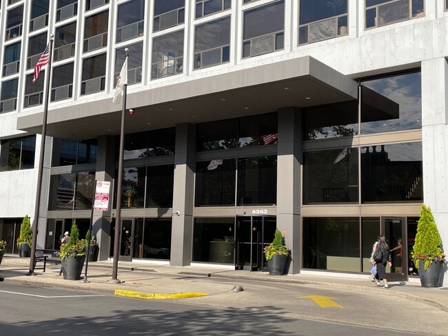 Foto del edificio - 4343 N Clarendon Ave