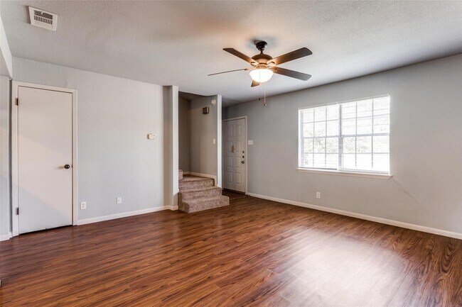 Building Photo - 2212 Lanier Dr