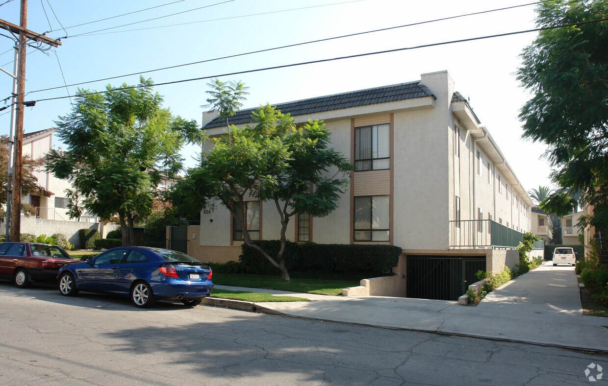 Building Photo - 334 E Fairview Ave