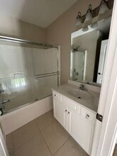 Building Photo - 107 Fox Den Dr
