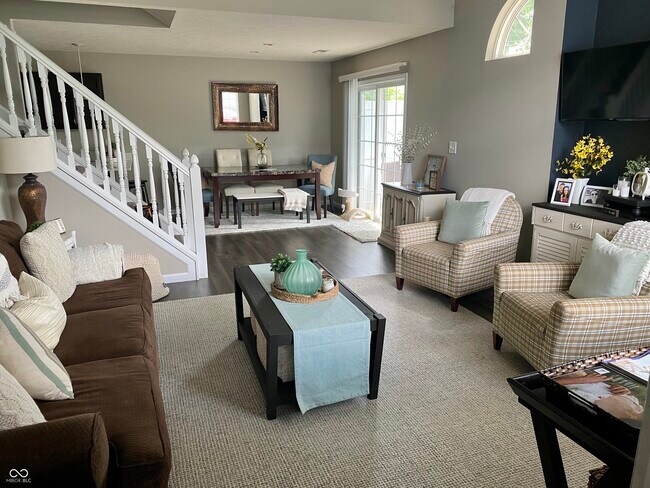 Foto del edificio - 8362 Enclave Blvd