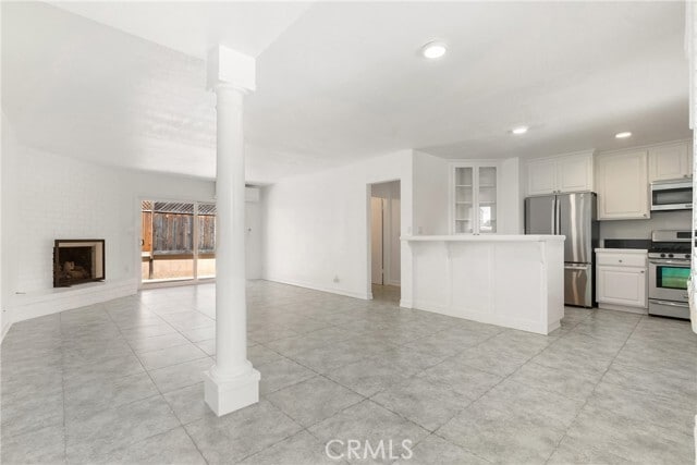 Building Photo - 384 16th Pl