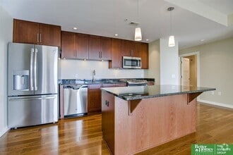 Building Photo - 220 S 31st Ave