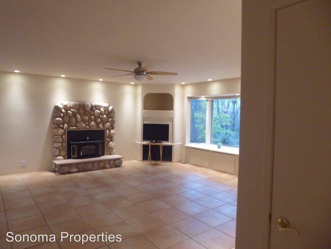 Building Photo - 3 br, 2 bath House - 822 Warm Springs Road