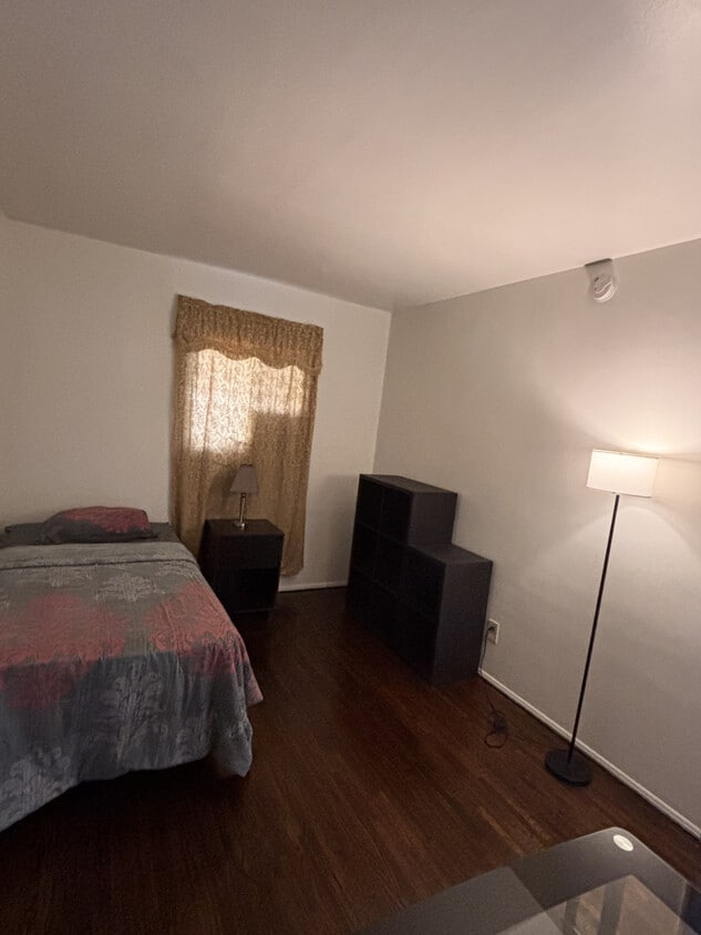 Building Photo - 15516 Flatbush Ave