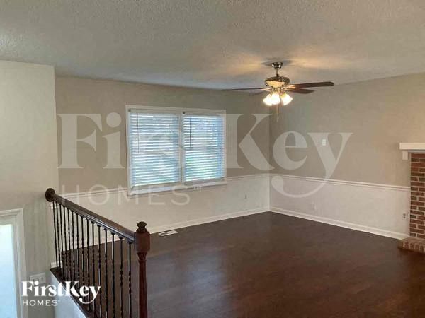 Foto del edificio - 107 Brookleigh Ct