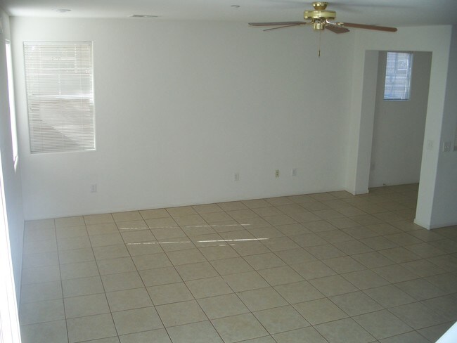 Building Photo - 315 Kensington Palace Ave