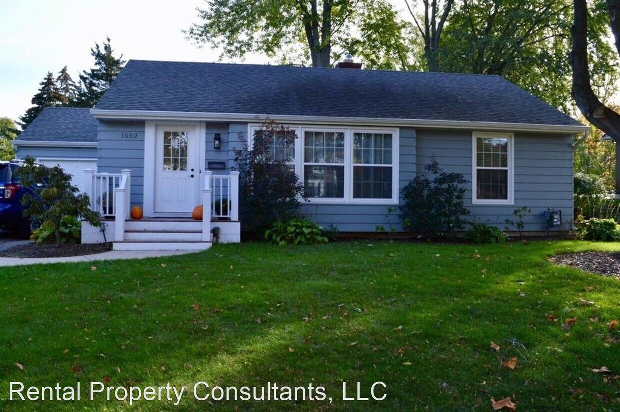 Primary Photo - 4 br, 2.5 bath House - 1552 Woodlawn Ave SE