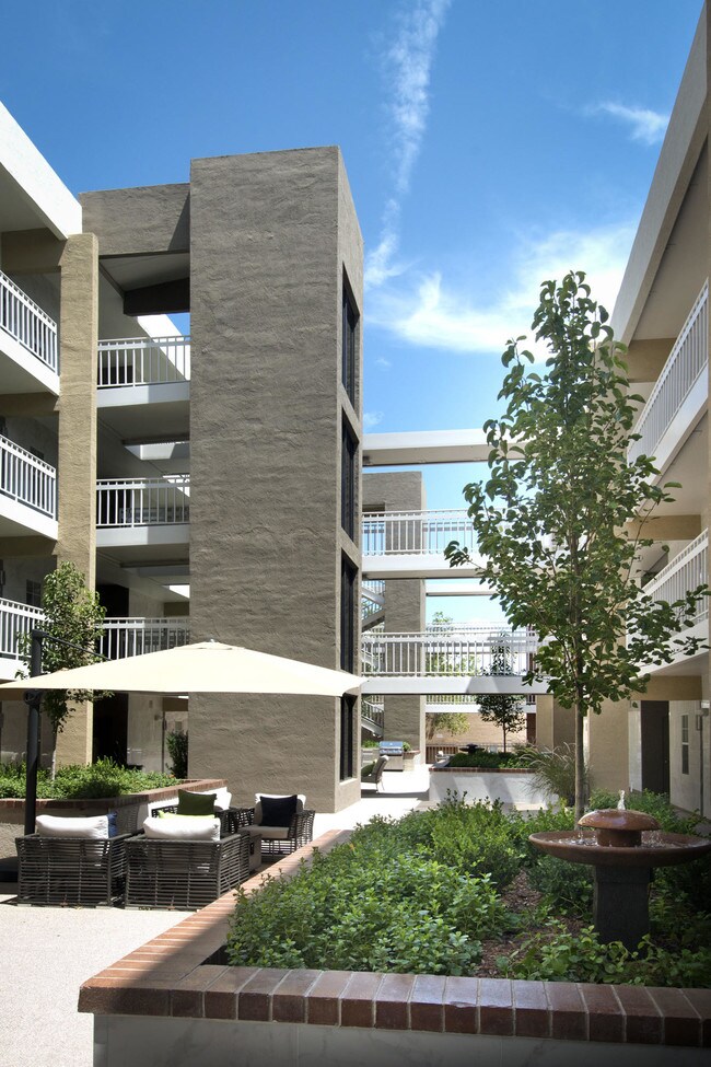 Building Photo - 1325 Park Ave SW