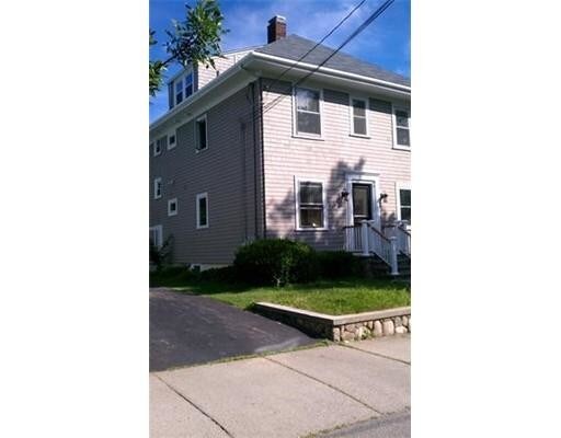 Primary Photo - 100 Floral St