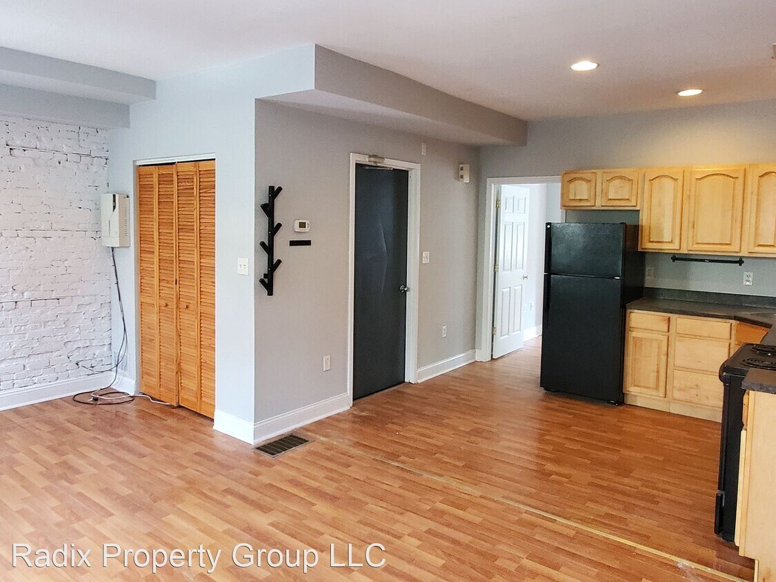 Primary Photo - 4024 Ridge Ave