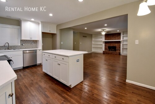 Building Photo - Open-floor plan Ranch w/Premium remodel #8430