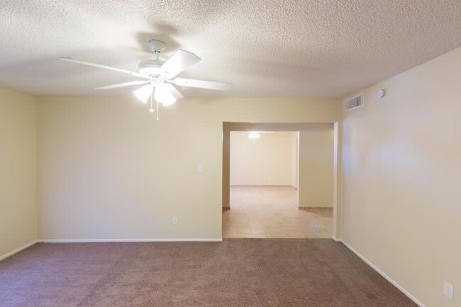 Building Photo - 5420 W Desert Cove Ave