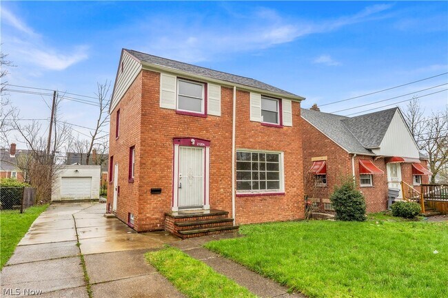 Foto del edificio - 21206 Hillgrove Ave