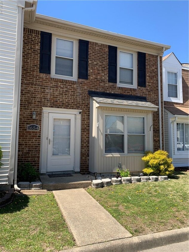 Primary Photo - 1654 Jameson Dr