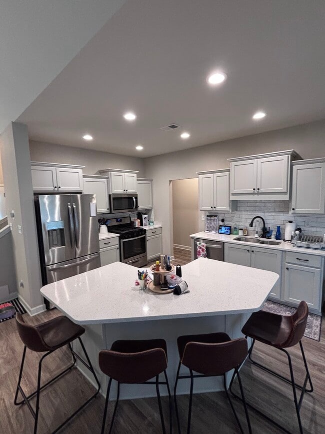 Kitchen Area - 2533 Darlene St