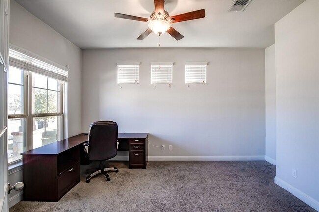 Building Photo - 2633 Steece Wy