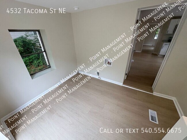 Building Photo - 4532 Tacoma Ave NE