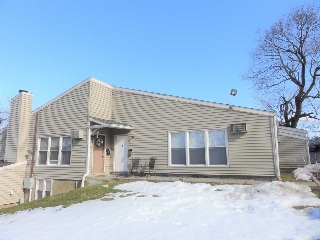 11 Gerald Dr, Poughkeepsie, NY 12601 Condo for Rent in Poughkeepsie