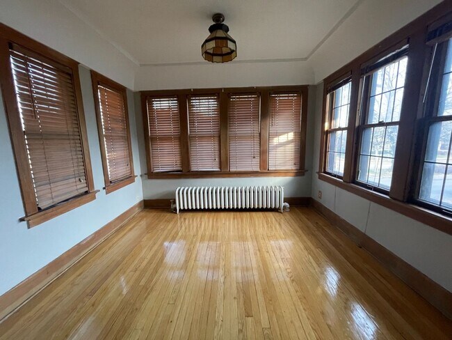 Building Photo - 2871-2873 N Sherman Blvd -Duplex