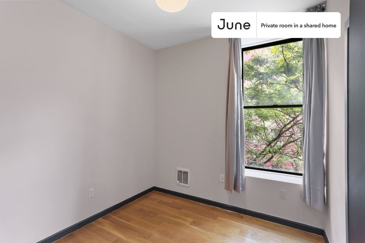Private bedroom in 4 bed/3 bath Home - Private bedroom in 4 bed/3 bath Home
