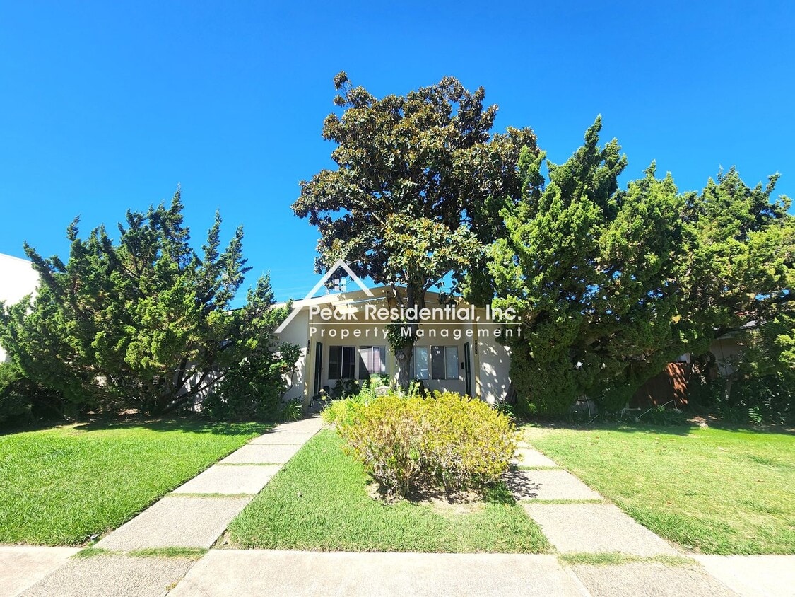 Spacious Arden Area 3bd/2ba Duplex with Garage - Spacious Arden Area 3bd/2ba Duplex with Garage