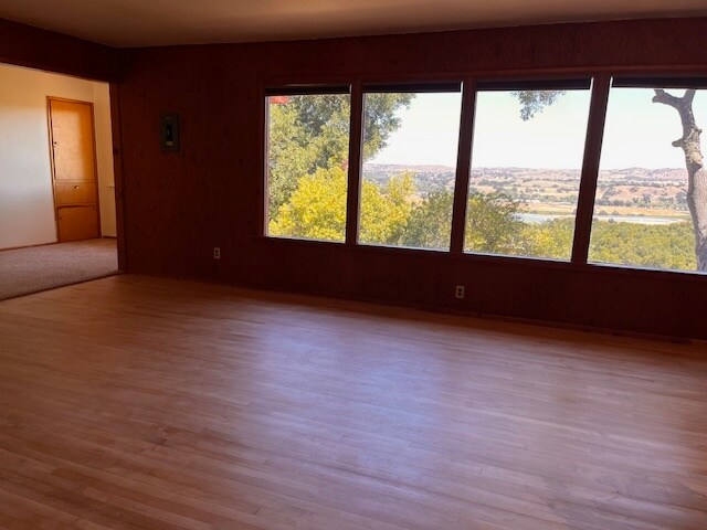 Building Photo - 2530 Ridge Rd