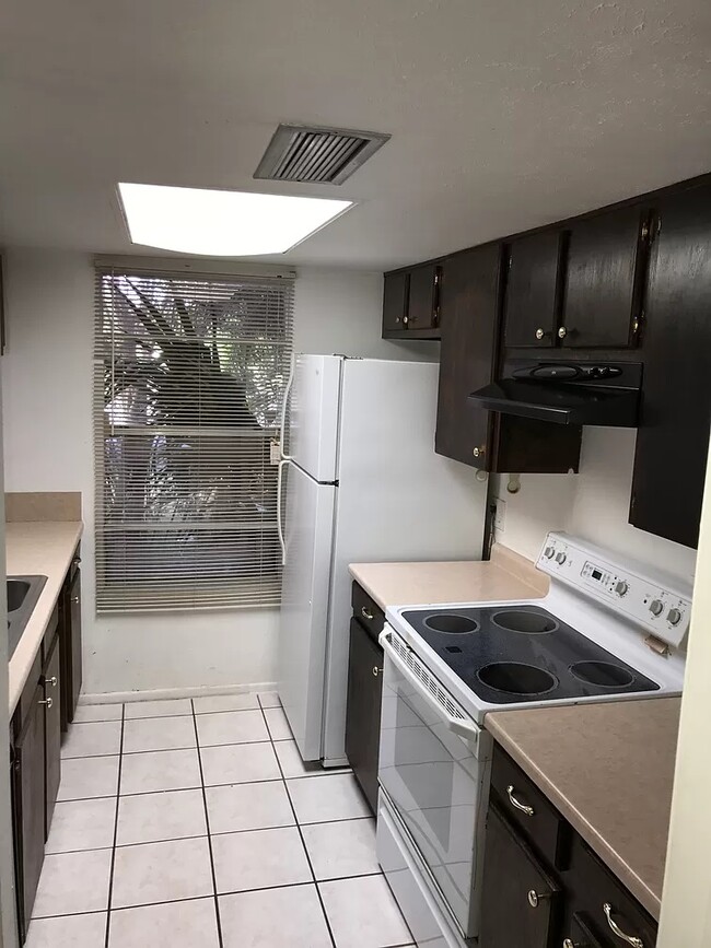 Photo - 3902 Coronation Ct House