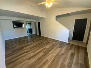 Building Photo - 3600 Zinnia Dr