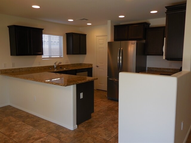Building Photo - 1281 W Molinetto Dr