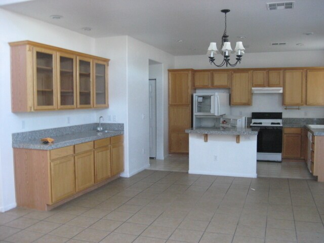 Building Photo - Beautiful Three Bedroom Home in Summerlin