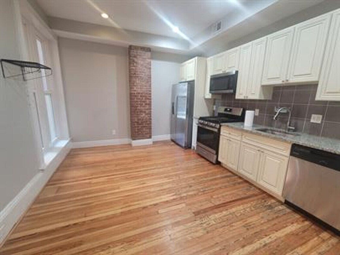 Foto del edificio - 3002 N Calvert St