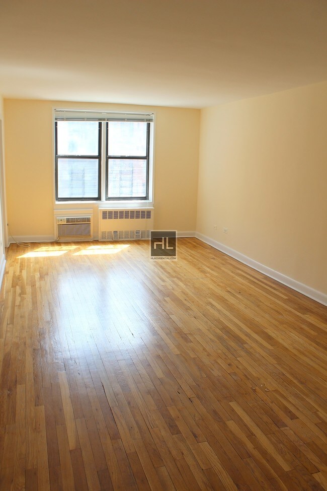 Building Photo - 2750 Homecrest Ave