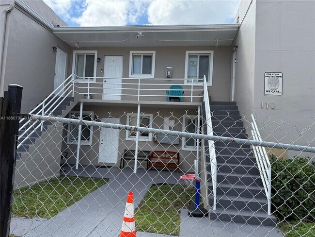 Foto del edificio - 172 NW 12th St