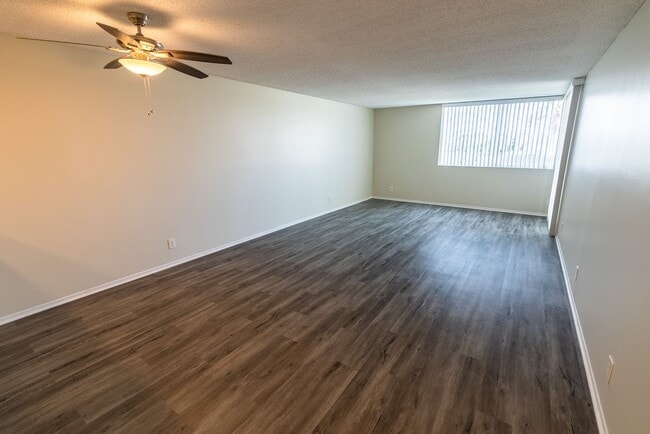 Interior Photo - 4200 S Harbor Blvd