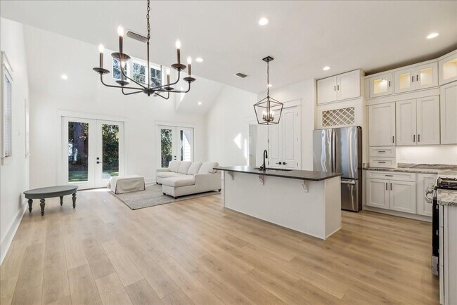 Foto del edificio - 4028 Poets Trl