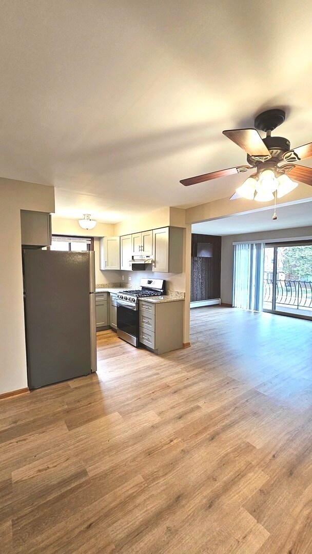 Building Photo - 15706 Independence Ct