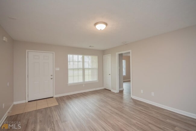 Building Photo - 528 Dove Way